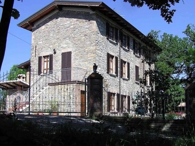 Beautifully Restored 3 Bedroom Farmhouse, in the green hills of Emilia