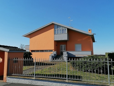 Villa di 310 mq in vendita - Monte Cremasco