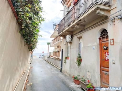 Ville, villette, terratetti Nizza di Sicilia Via Galliano 14