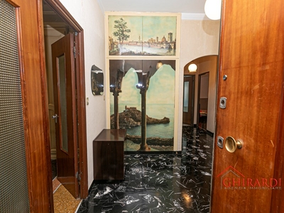 Appartamento in Affitto a Genova, zona Sestri Ponente, 800€, 123 m², arredato