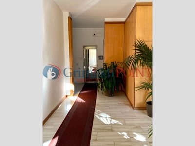 Appartamento in Affitto a Lecce, 1'100€, 170 m²