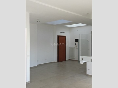 Appartamento in Affitto a Rimini, zona Centro Storico, 1'200€, 120 m², con Box