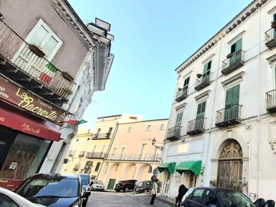Appartamento in Piazza Della Vittoria, Snc, Teano (CE)