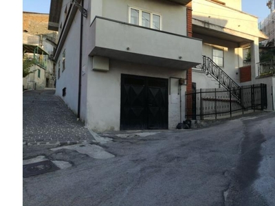 Appartamento in vendita a Bussi sul Tirino, Via del Vecchio Mattatoio 1
