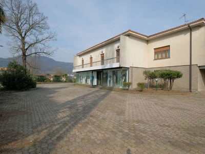 Villa in vendita a Carvico