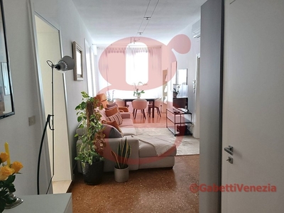 Appartamento in Vendita a Venezia, 480'000€, 120 m²