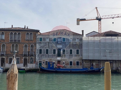 Appartamento in Vendita a Venezia, zona Murano, 693'000€, 460 m²