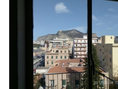 Quadrilocale in affitto a Palermo, Zona Mediterraneo