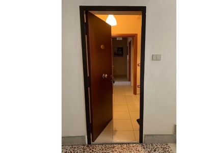 Trilocale in vendita a Catania, Zona Circonvallazione, Via Rosso di San Secondo 11