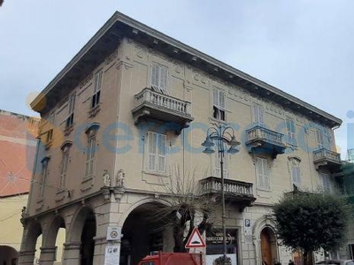 Appartamento Trilocale in vendita in Piazza Cordeviola, Lavagna