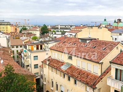 Attico arredato in affitto, Treviso centro storico