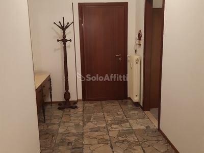 Bilocale in Affitto a Brescia, zona Fiumicello, 400€, 60 m², arredato