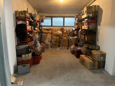 Box/Garage 22mq in vendita in via enzo estrafallaces s.n, Lecce