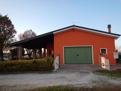 Box / Garage in vendita a Borgo Virgilio - Zona: Virgilio