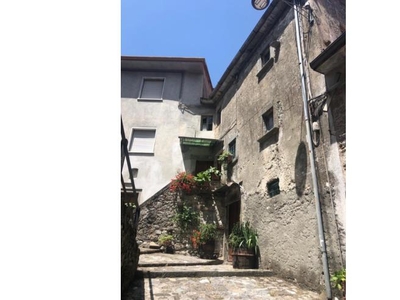 Casa indipendente in vendita a Fivizzano, Frazione Monzone