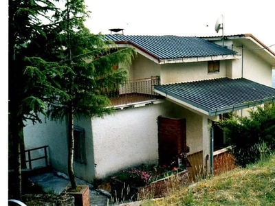 Casa indipendente in vendita a Campoli Appennino