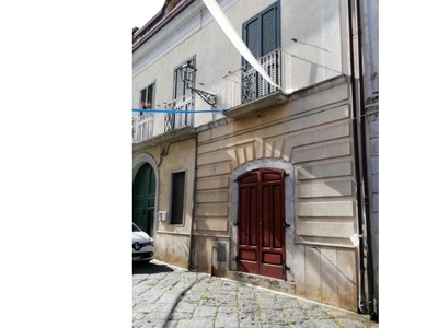 Casa indipendente in vendita a Paolisi, Via Roma 43
