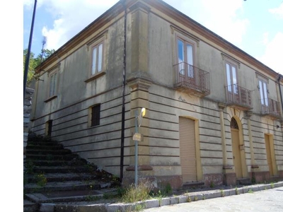 Casa indipendente in vendita a San Severino Lucano