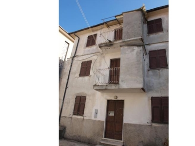 Casa indipendente in vendita a Vobbia, Frazione Vallenzona