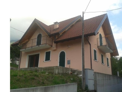 Casa indipendente in vendita a Tambre, Frazione Soralavina