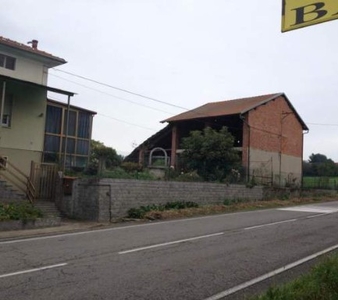 Casa indipendente in Corso Giuseppe Garibaldi - Gattico-Veruno