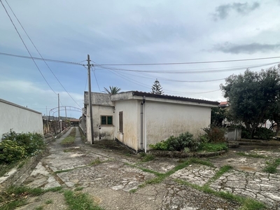 Casa Indipendente in Vendita a Catanzaro, zona Fortuna, 69'000€, 115 m²