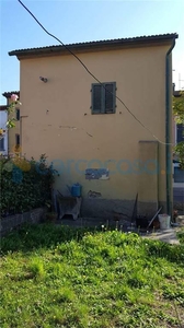 Casa semi indipendente da ristrutturare, in vendita in Orenatno, Castelfranco Di Sotto