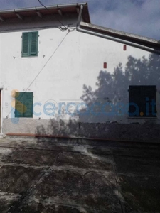 Casa semi indipendente da ristrutturare, in vendita in Via Cappelletto 41, Santa Maria A Monte