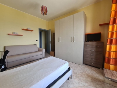 Casa Semi Indipendente in Affitto a Catanzaro, zona Lungomare, 250€, 110 m², arredato