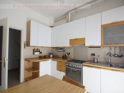 Casa Semi Indipendente in Affitto a Verona, zona Ponte Crencano, 400€, 35 m², arredato
