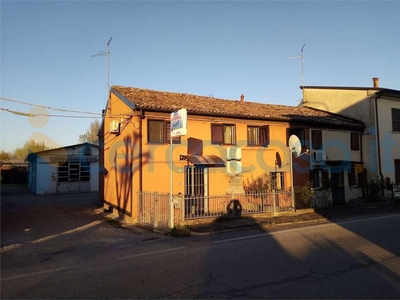 Casa semi indipendente in vendita in Via Quartiere Runco 40, Portomaggiore