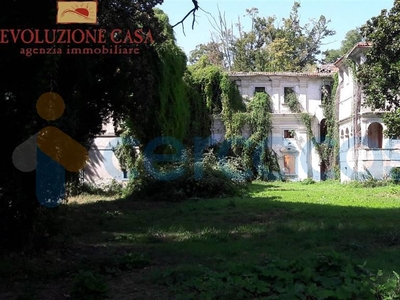 Casa singola da ristrutturare, in vendita in Via Aquileia 37, Campolongo Al Torre
