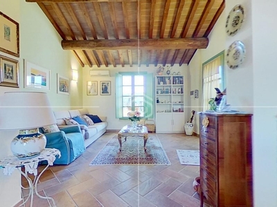 Casale in Vendita a Livorno, 230'000€, 130 m², con Box