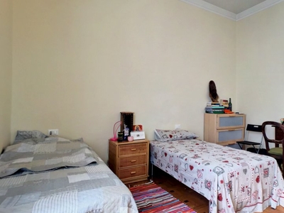 Letto in affitto in appartamento con 3 camere da letto Oltrarno, Firenze