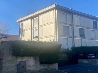Palazzo / Stabile di 1.390 m² in Como