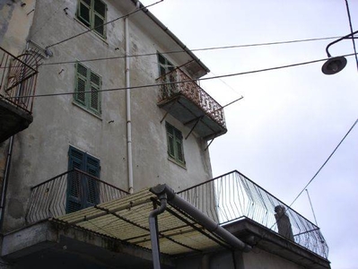 Palazzo / Stabile in vendita a La Spezia - Zona: Biassa
