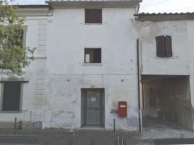 Quadrilocale in Vendita a Pisa, zona Riglione Oratoio, 45'000€, 90 m²