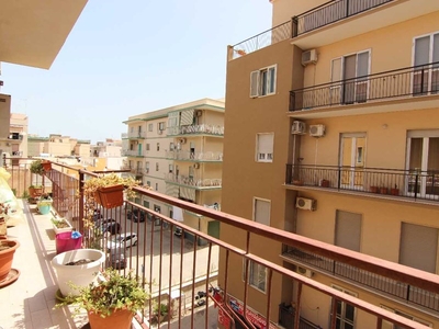 Quadrilocale in Vendita a Siracusa, zona Via Filisto, 88'000€, 133 m²