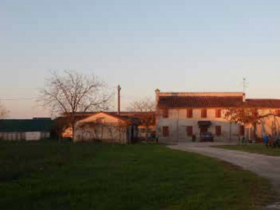 Rustico / Casale in vendita a Borgo Virgilio - Zona: Virgilio