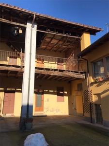 Rustico / Casale in vendita a Capiago Intimiano