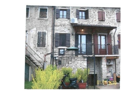 Rustico/Casale in vendita a Caprino Veronese