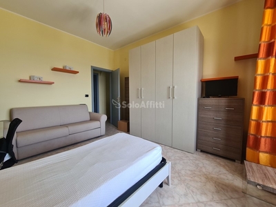 Stanza in Affitto a Catanzaro, zona Lido Lungomare, 250€, 110 m², arredato