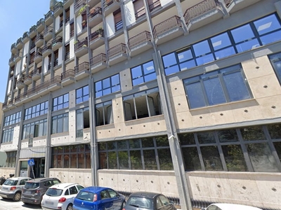 Ufficio in Affitto a Palermo, 1'500€, 200 m²