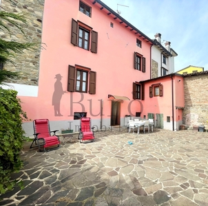 Villa a schiera in Strada Val Parma - Vigatto, Parma