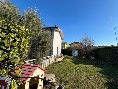 Villa a Schiera in vendita a Azzano San Paolo