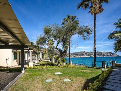 Villa a Schiera in vendita a Bordighera