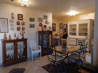 Villa a Schiera in vendita a Castelnuovo Magra - Zona: Palvotrisia