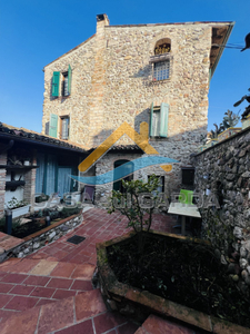Villa a Schiera in vendita a Monzambano - Zona: Castellaro
