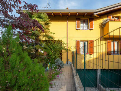 Villa Bifamiliare in vendita a Fino Mornasco - Zona: Fino Mornasco