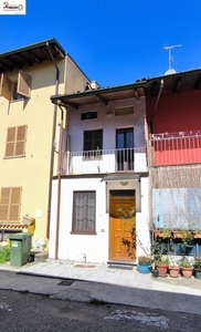 Villa con box a Gaglianico